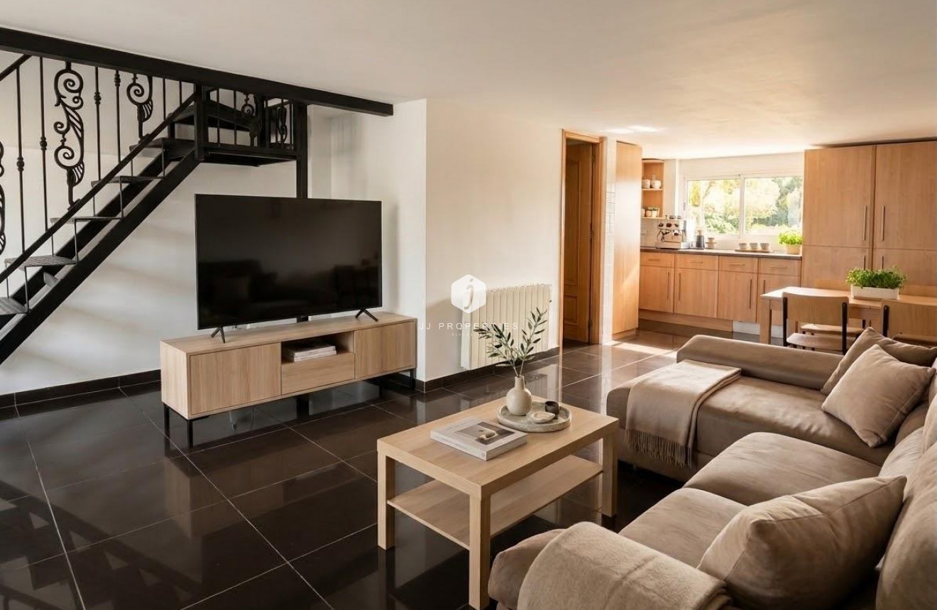 Resale - Chalet -
Torrevieja - Costa Blanca