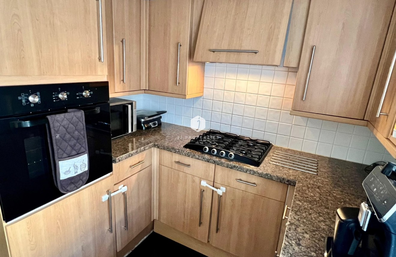Resale - Chalet -
Torrevieja - Costa Blanca