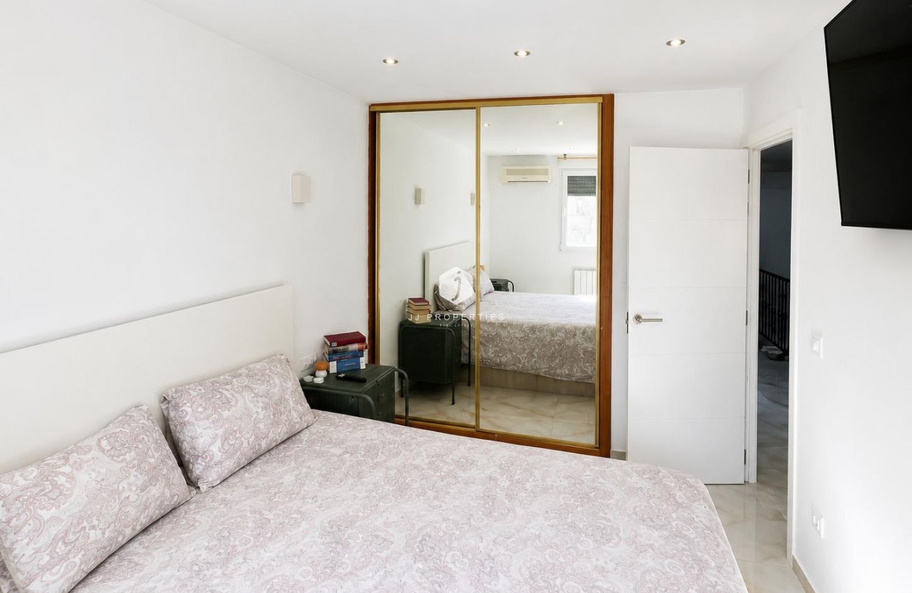 Resale - Chalet -
Torrevieja - Costa Blanca