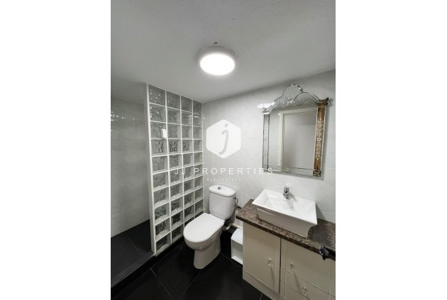 Resale - Chalet -
Torrevieja - Costa Blanca