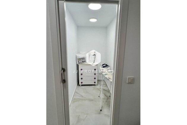 Resale - Chalet -
Torrevieja - Costa Blanca