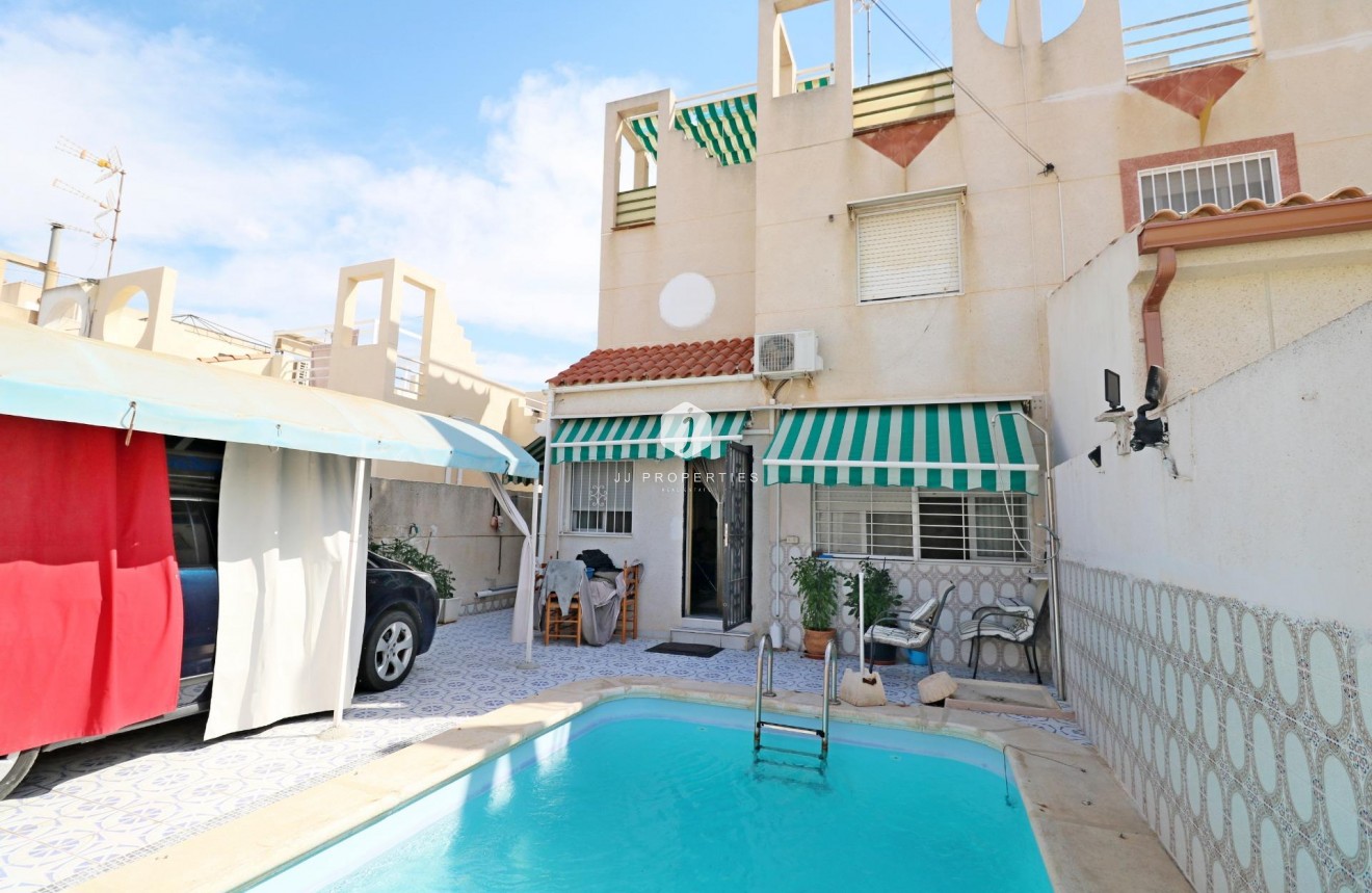 Resale - Chalet -
Torrevieja - Torretas