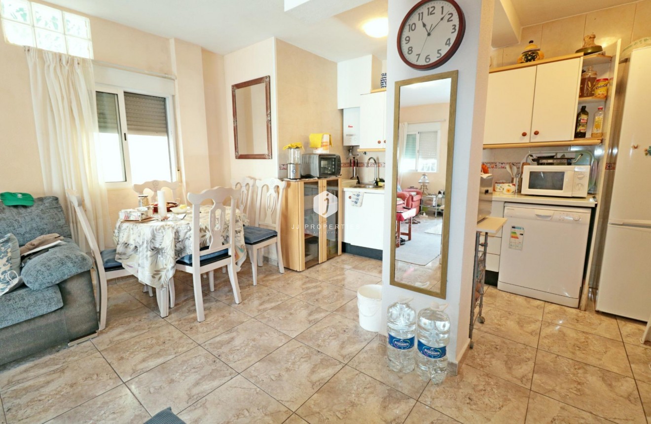 Resale - Chalet -
Torrevieja - Torretas