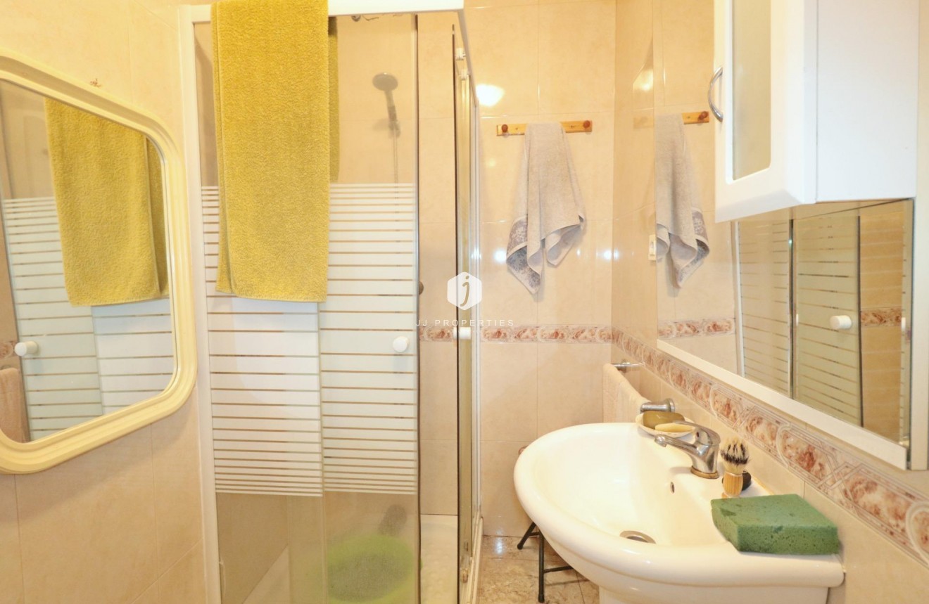 Resale - Chalet -
Torrevieja - Torretas