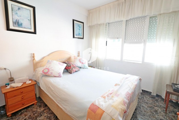 Resale - Chalet -
Torrevieja - Torretas