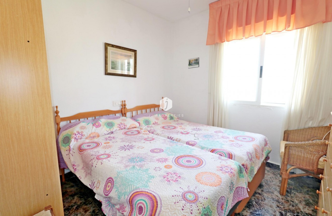 Resale - Chalet -
Torrevieja - Torretas