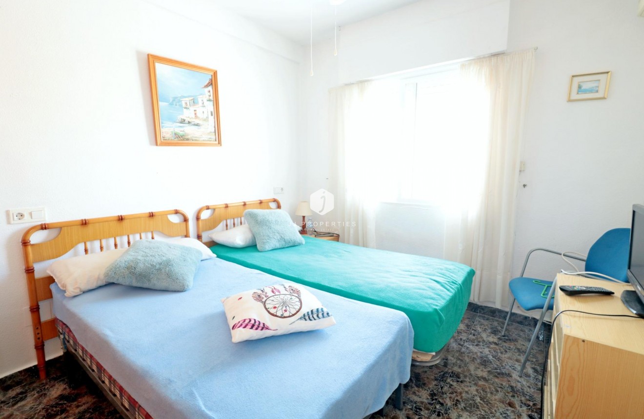 Resale - Chalet -
Torrevieja - Torretas
