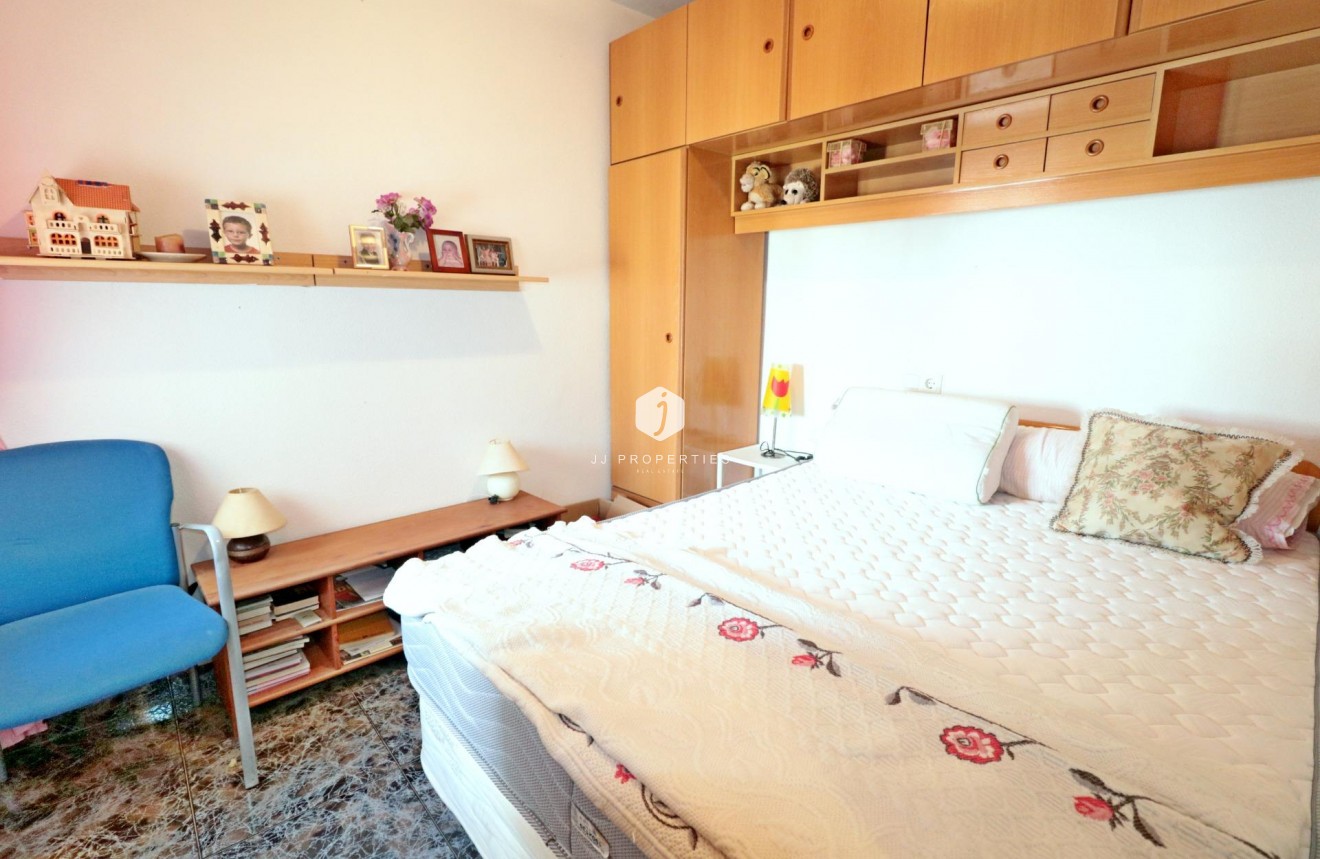 Resale - Chalet -
Torrevieja - Torretas