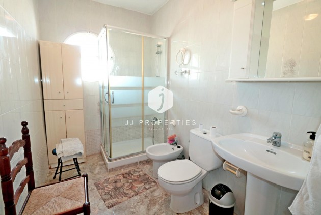 Resale - Chalet -
Torrevieja - Torretas
