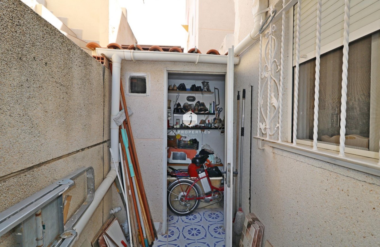Resale - Chalet -
Torrevieja - Torretas
