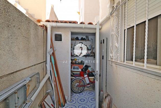 Resale - Chalet -
Torrevieja - Torretas