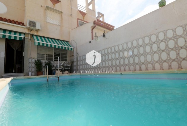 Resale - Chalet -
Torrevieja - Torretas