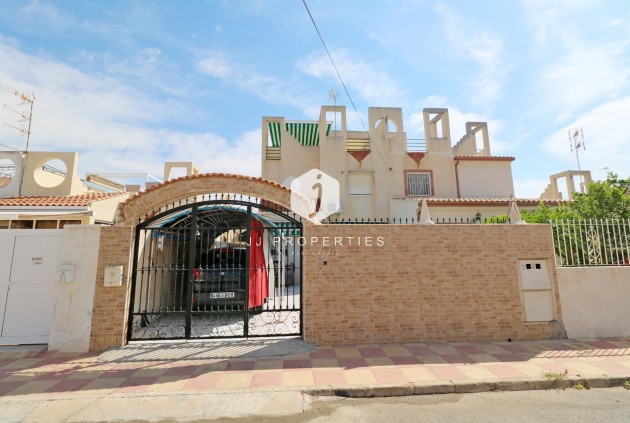 Resale - Chalet -
Torrevieja - Torretas