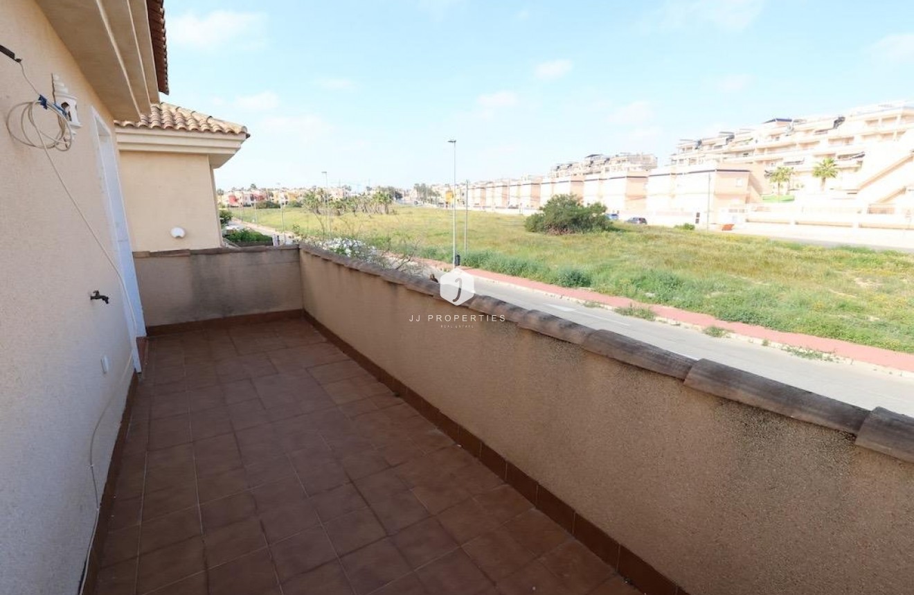 D'occasion - Villa -
Torrevieja - Costa Blanca