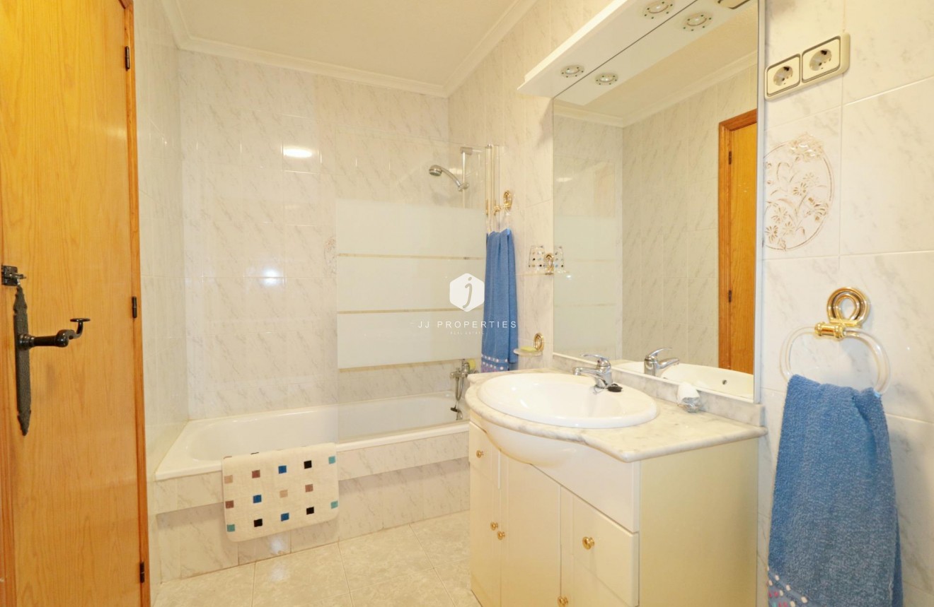 Resale - Penthouse -
Torrevieja - Habaneras