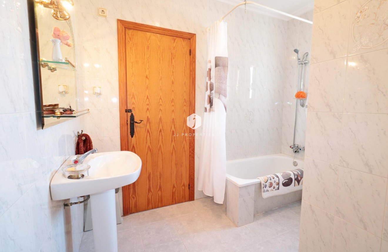 Resale - Penthouse -
Torrevieja - Habaneras