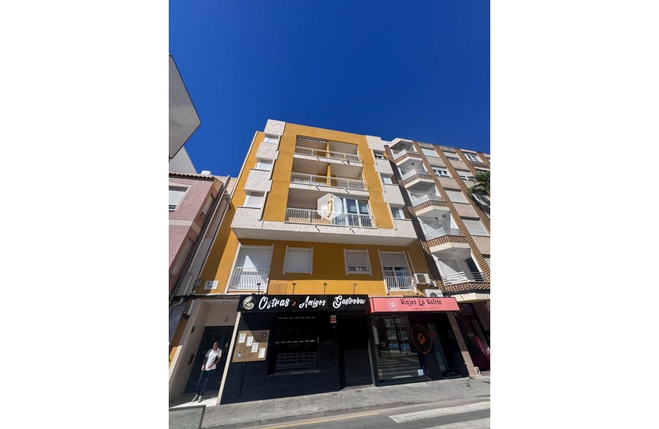D'occasion - Appartement -
Torrevieja - Centro