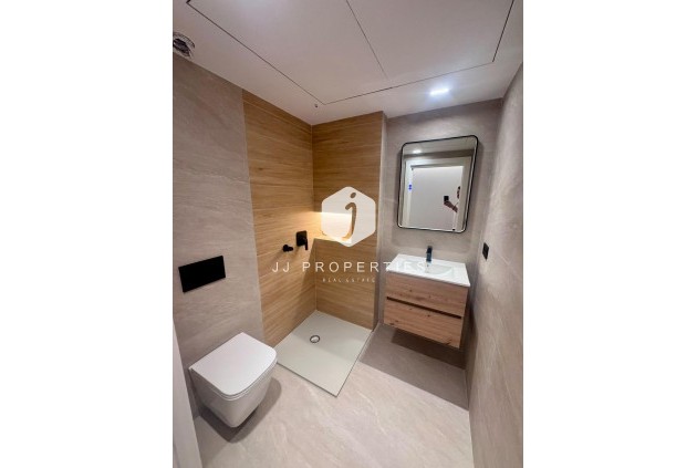 D'occasion - Appartement -
Torrevieja - Centro