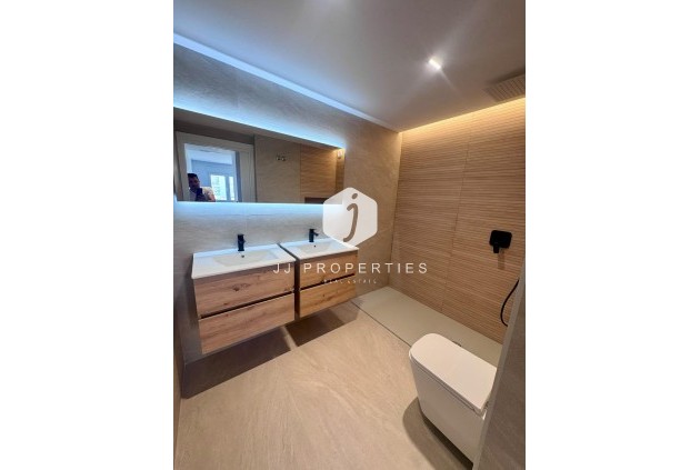 D'occasion - Appartement -
Torrevieja - Centro