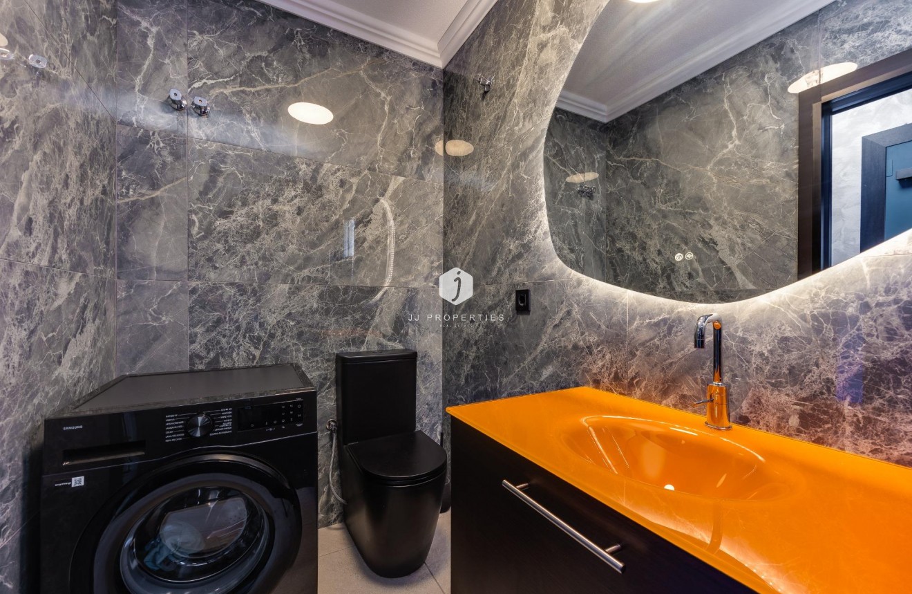 D'occasion - Appartement -
Torrevieja - Estacion de autobuses