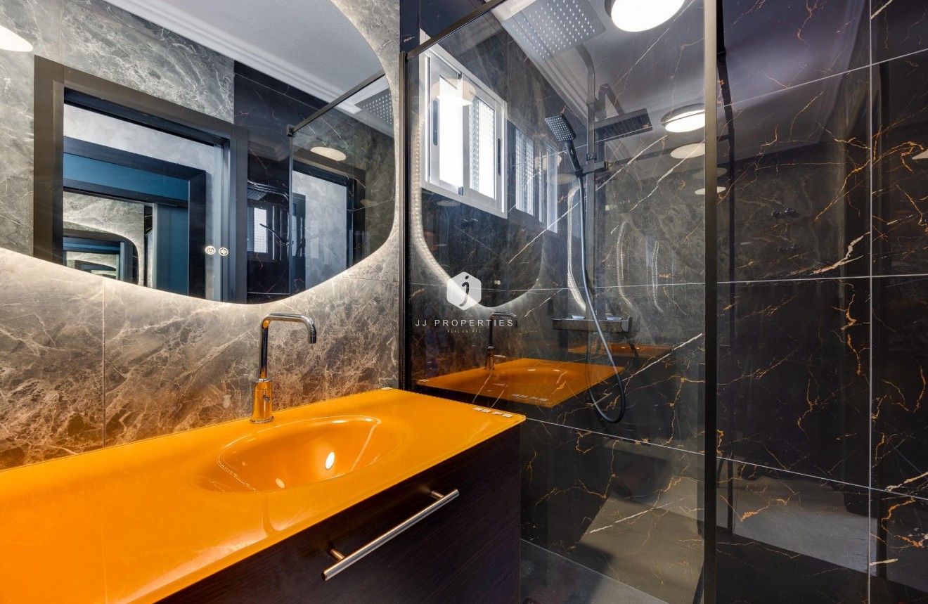 D'occasion - Appartement -
Torrevieja - Estacion de autobuses