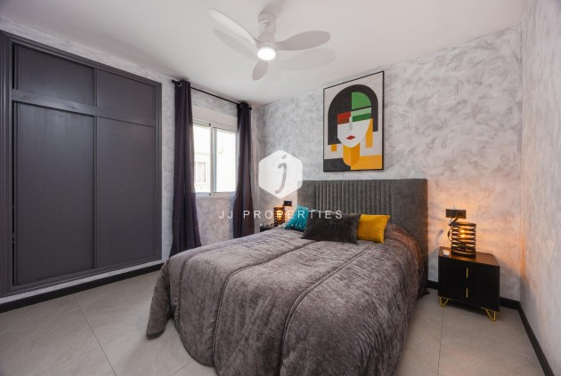 D'occasion - Appartement -
Torrevieja - Estacion de autobuses