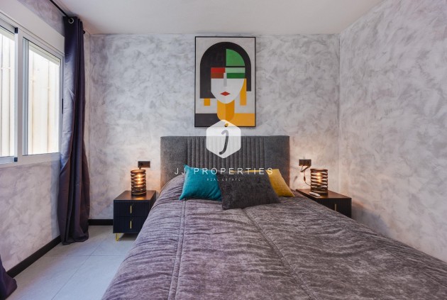 D'occasion - Appartement -
Torrevieja - Estacion de autobuses