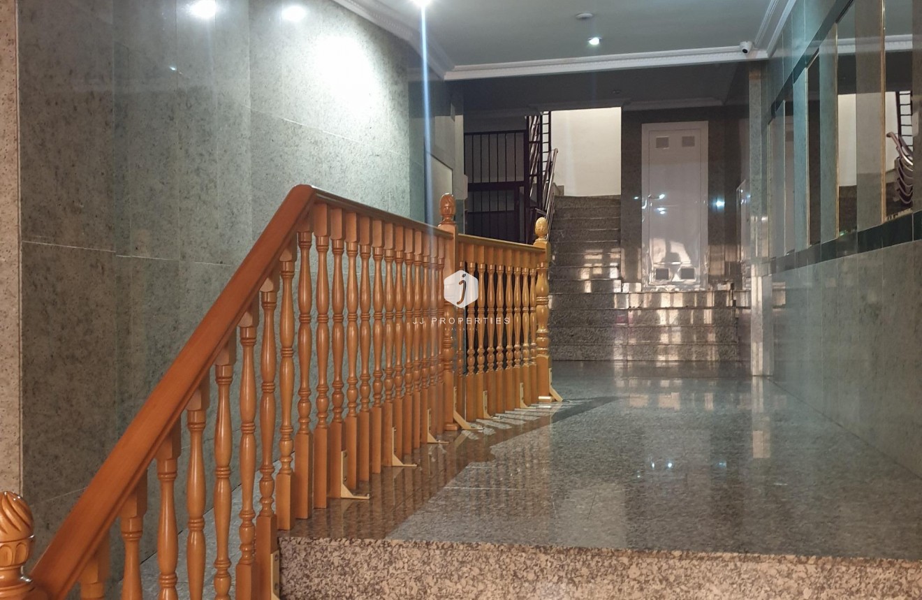 Segunda mano - Apartamento / piso -
Torrevieja - PARQUE DE LAS NACIONES