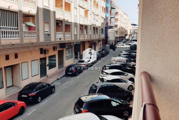 Segunda mano - Apartamento / piso -
Torrevieja - PARQUE DE LAS NACIONES