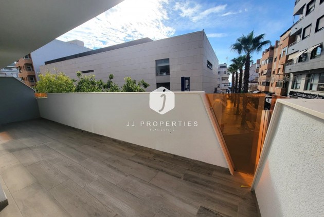 Z drugiej ręki - Mieszkanie w bloku -
Torrevieja - Playa del Cura