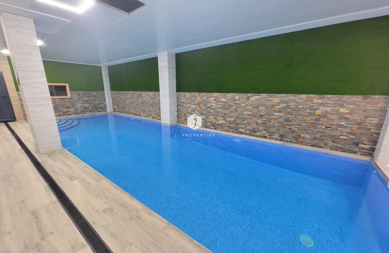 Z drugiej ręki - Mieszkanie w bloku -
Torrevieja - Playa del Cura