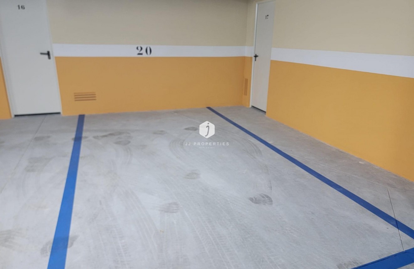 Z drugiej ręki - Mieszkanie w bloku -
Torrevieja - Playa del Cura