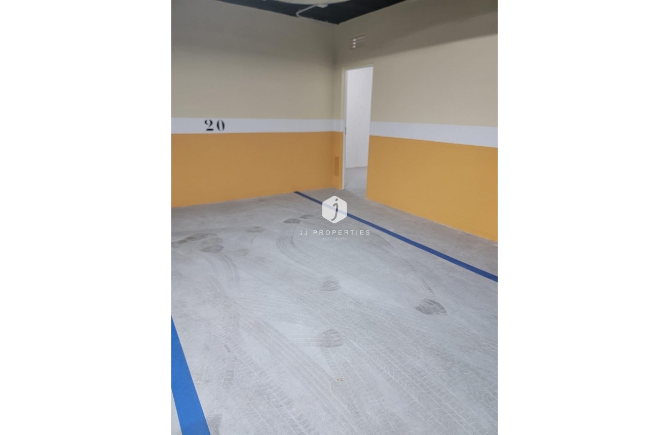 Z drugiej ręki - Mieszkanie w bloku -
Torrevieja - Playa del Cura