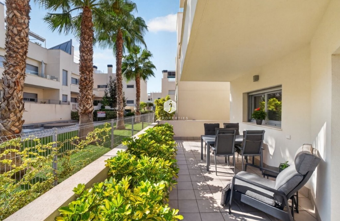 Segunda mano - Chalet -
Torrevieja - La veleta