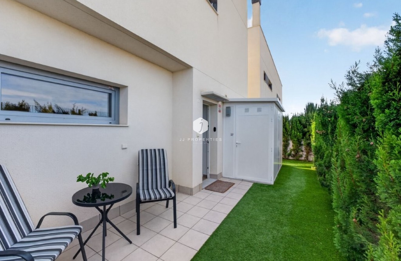 Segunda mano - Chalet -
Torrevieja - La veleta