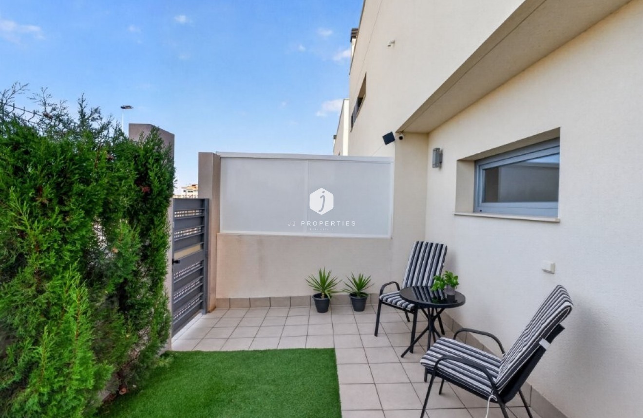 Segunda mano - Chalet -
Torrevieja - La veleta