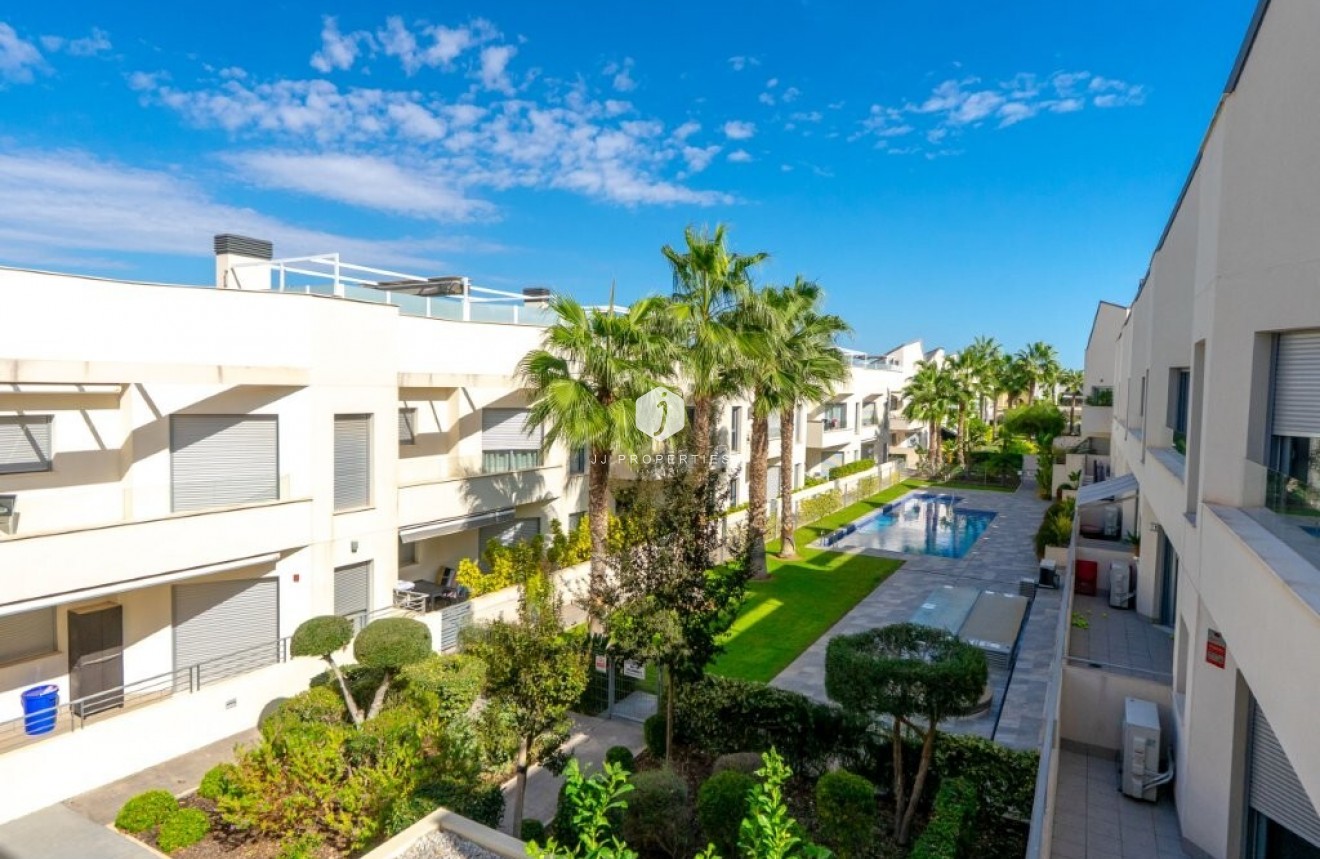 Segunda mano - Chalet -
Torrevieja - La veleta