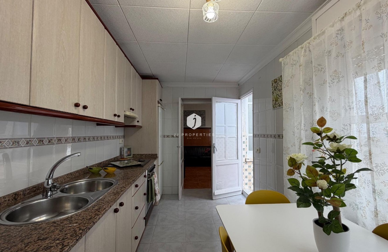 Aus zweiter Hand - Wohnung -
Torrevieja - Centro