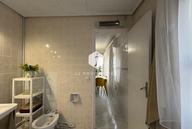 Aus zweiter Hand - Wohnung -
Torrevieja - Centro