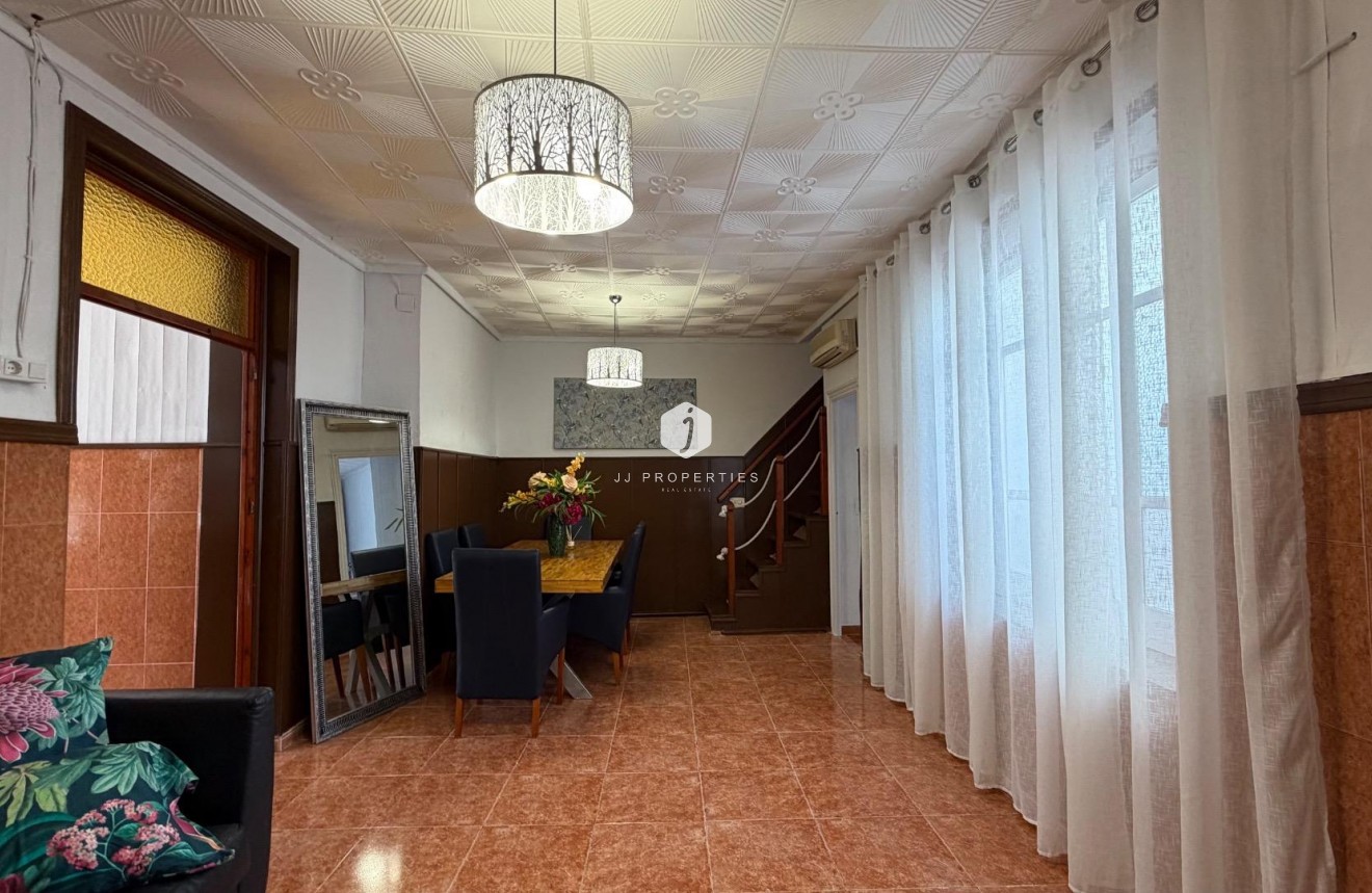 Aus zweiter Hand - Wohnung -
Torrevieja - Centro