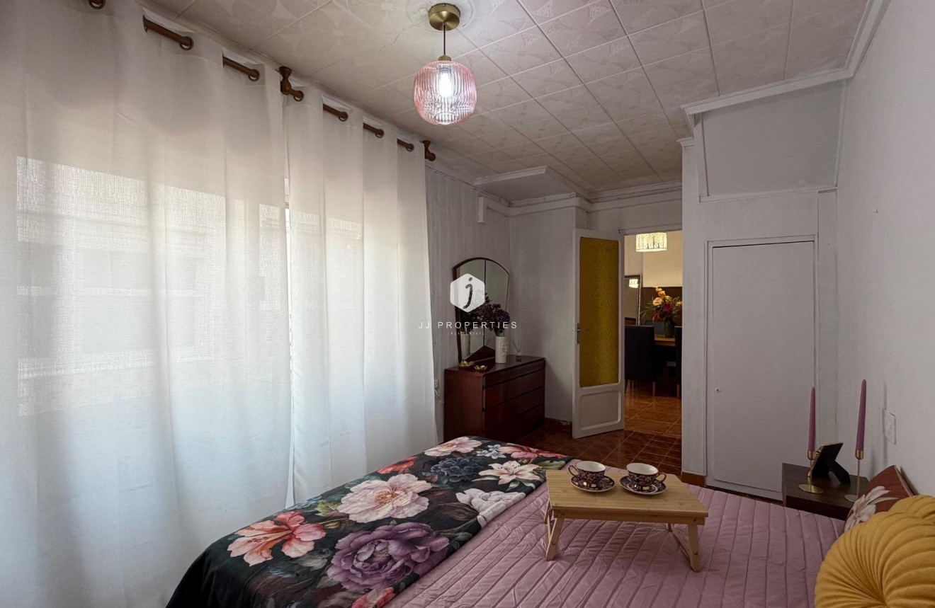 Aus zweiter Hand - Wohnung -
Torrevieja - Centro