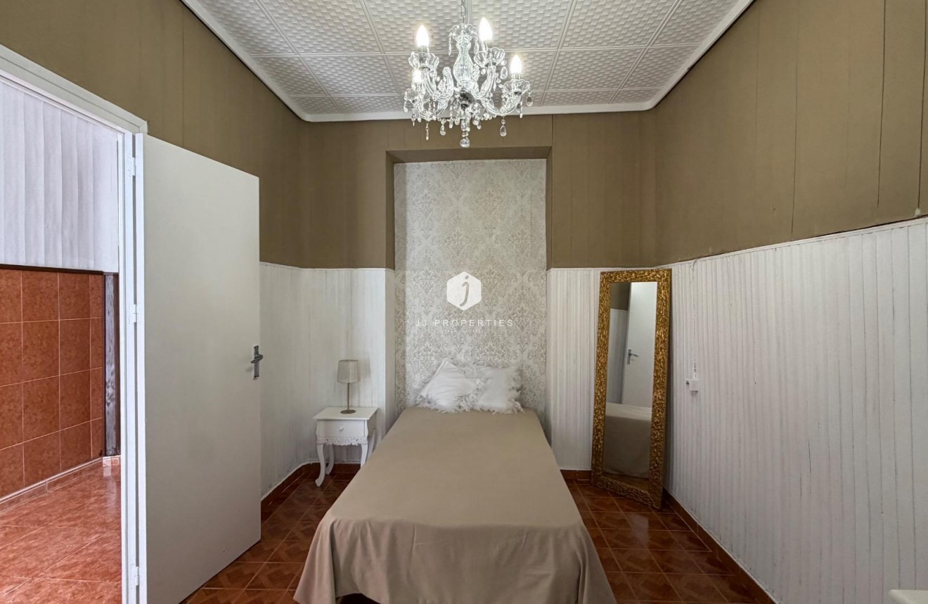 Aus zweiter Hand - Wohnung -
Torrevieja - Centro