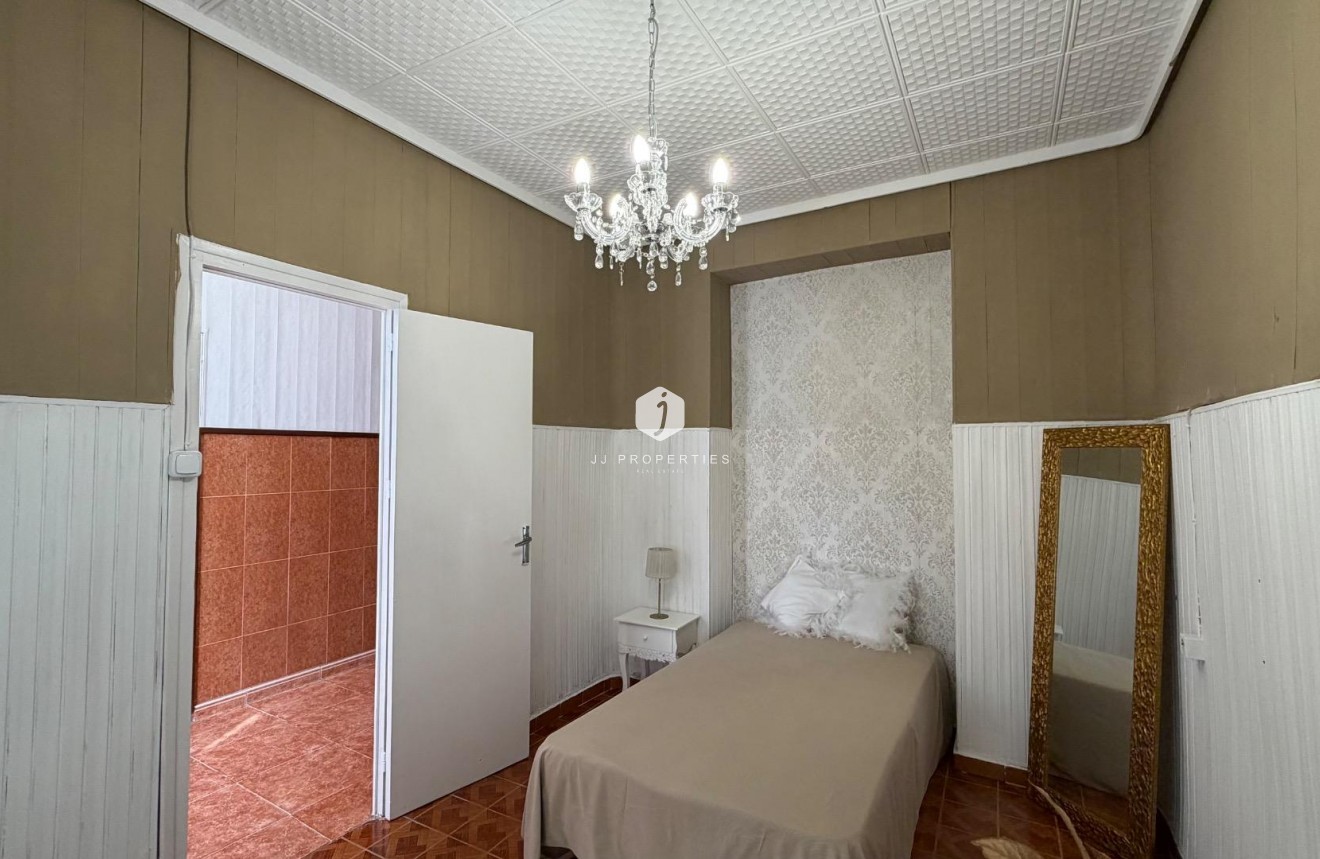 Aus zweiter Hand - Wohnung -
Torrevieja - Centro