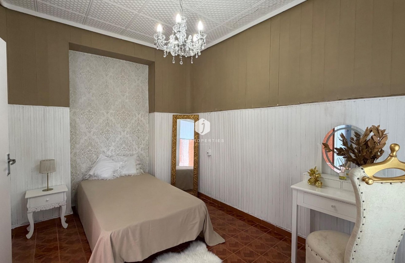 Aus zweiter Hand - Wohnung -
Torrevieja - Centro