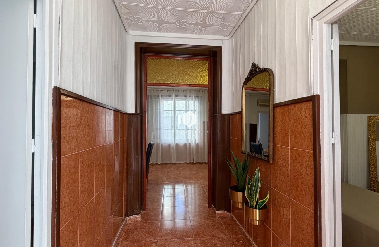 Aus zweiter Hand - Wohnung -
Torrevieja - Centro