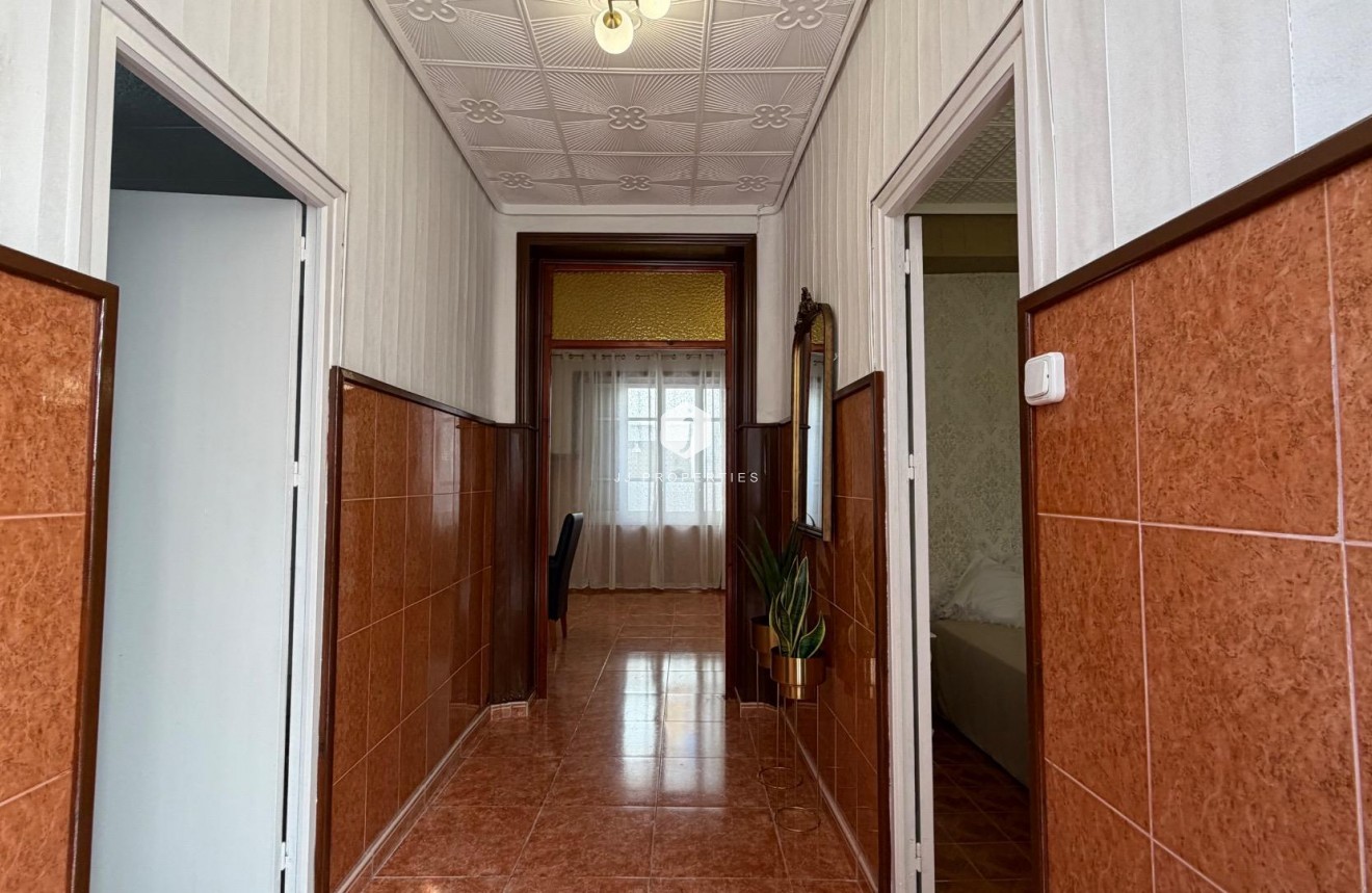 Aus zweiter Hand - Wohnung -
Torrevieja - Centro