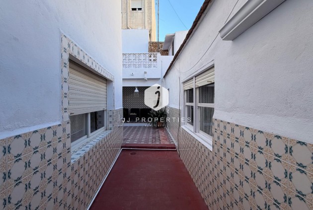 Aus zweiter Hand - Wohnung -
Torrevieja - Centro