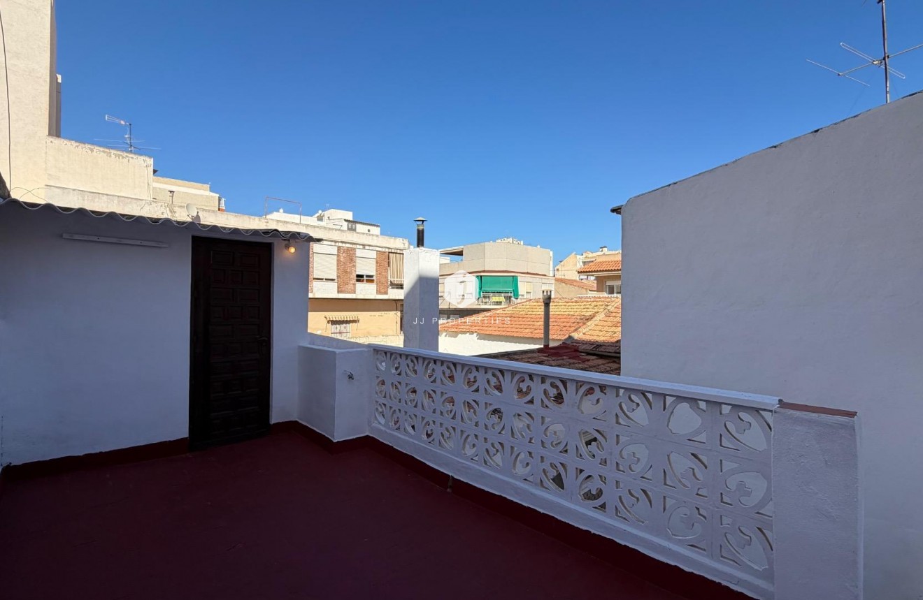 Aus zweiter Hand - Wohnung -
Torrevieja - Centro
