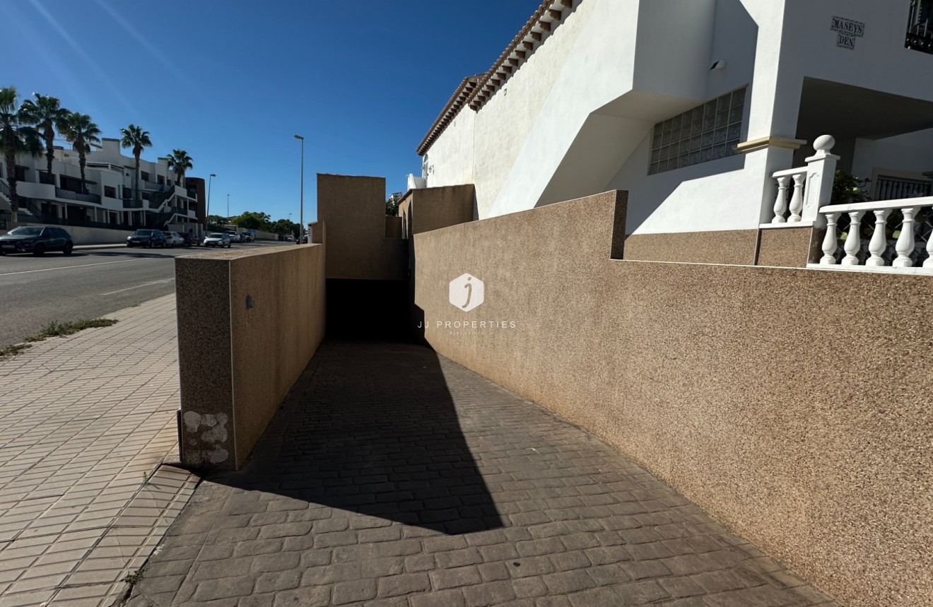 Aus zweiter Hand - Bungalow -
Punta Prima - Costa Blanca