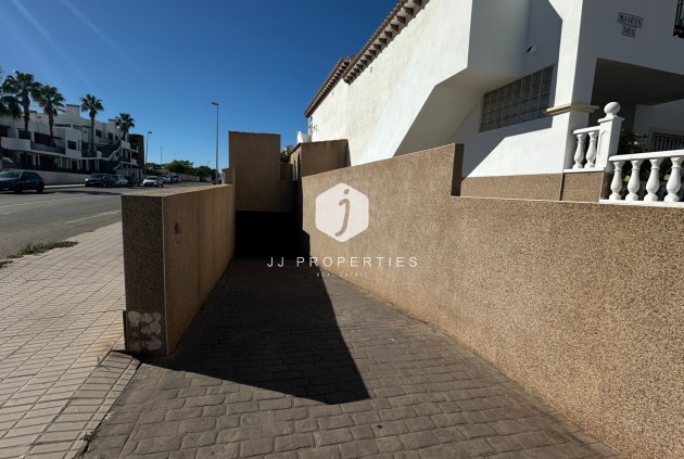 Aus zweiter Hand - Bungalow -
Punta Prima - Costa Blanca